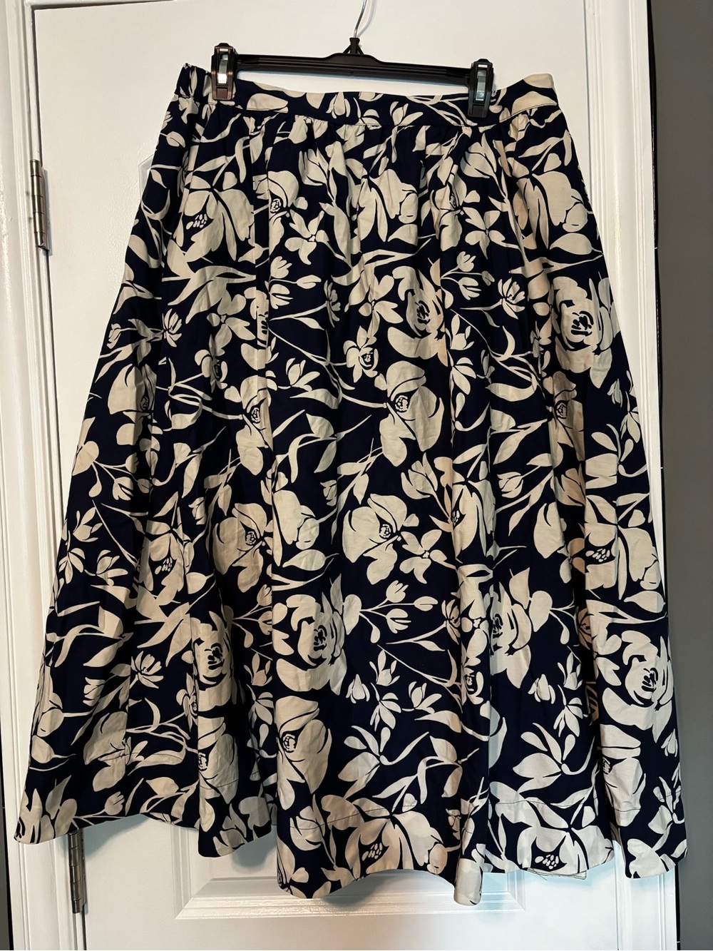 A New Day 100% Cotton Women's Navy and Cream Floral Skirt Size XL